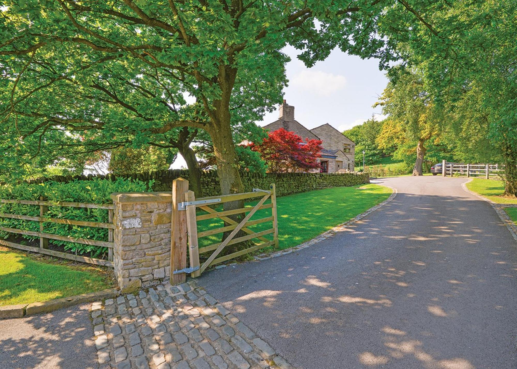 Charlesworth Lodges Glossop Quarto foto